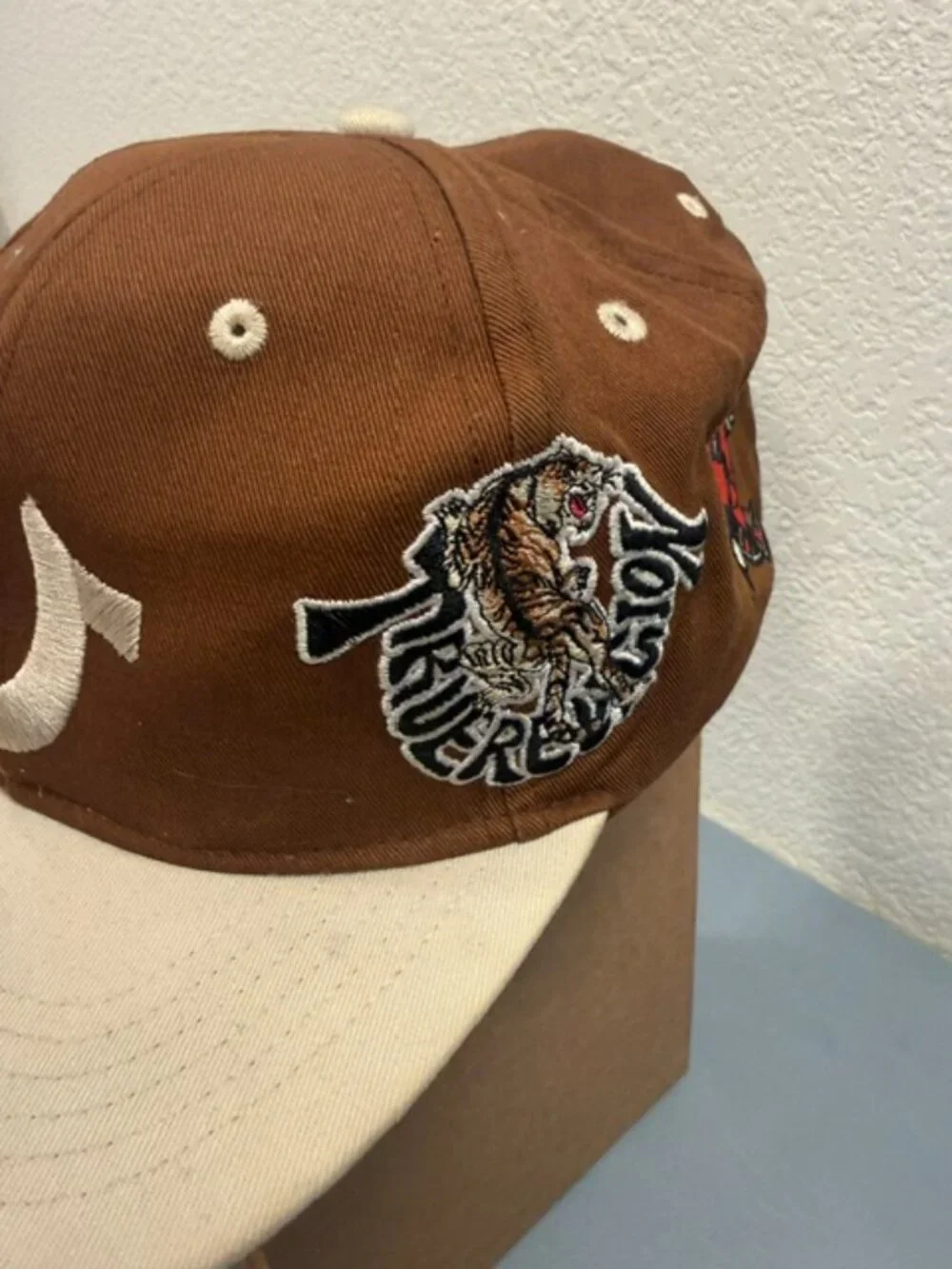 Rare Vintage Y2K True Religion Multi Patch Buddha Horseshoe Hat Brown Cream Lg